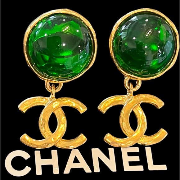 Chanel Vintage Round CC Dangle Clip-On Earrings Gripoix and Metal - Picture 2 of 5